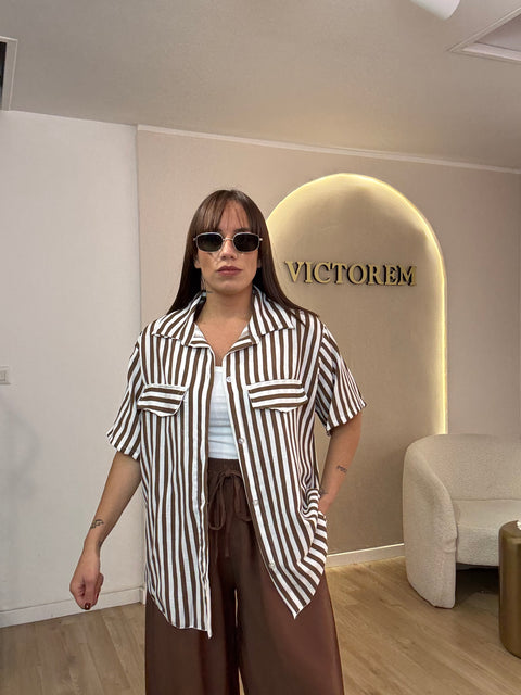 Camicia riga larga mezza manica