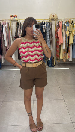 Shorts con cinta in paglia