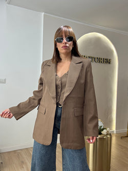 Giacca chocolate con bottone centrale