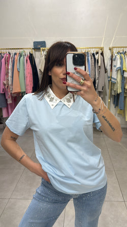 T-shirt colletto strass