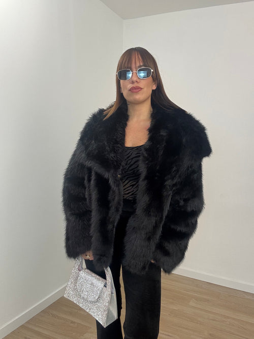 Pelliccia ecofur con bottoni