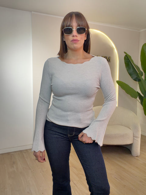 Maglia lana rasata manica particolare