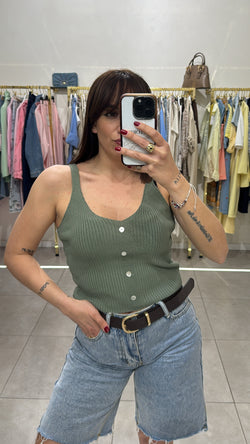 Top con bottoni