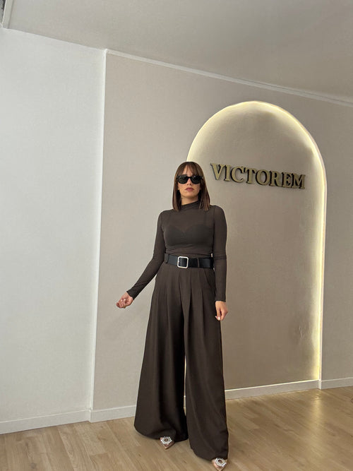 Pantalone ampio con cinta