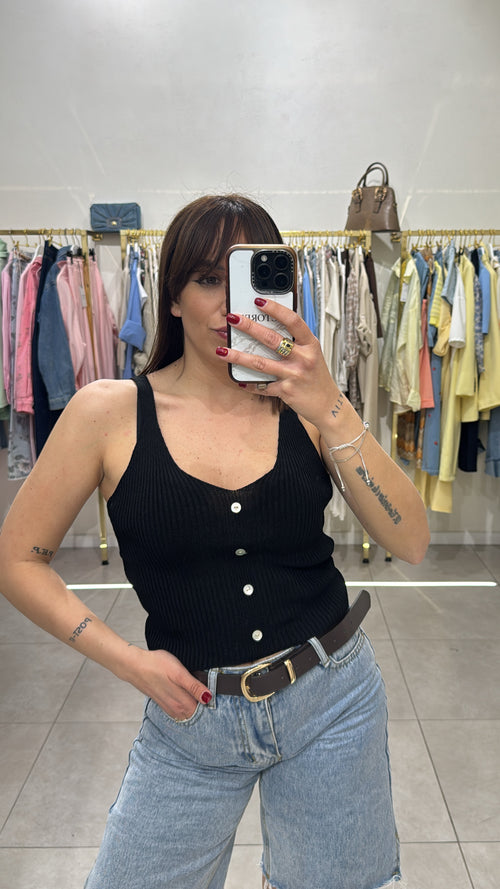 Top con bottoni