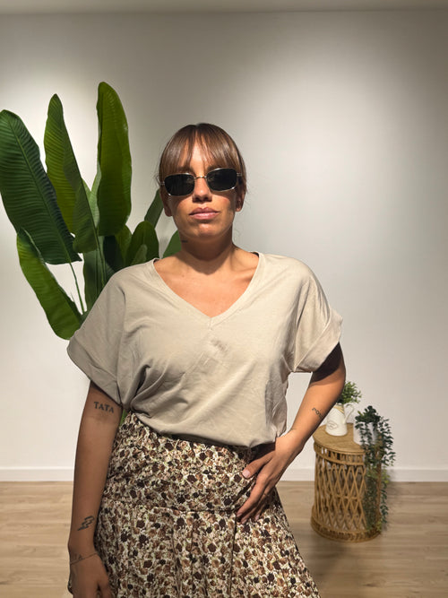 T- shirt in cotone scollo a V