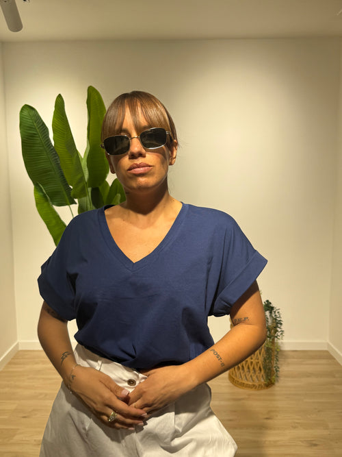 T- shirt in cotone scollo a V