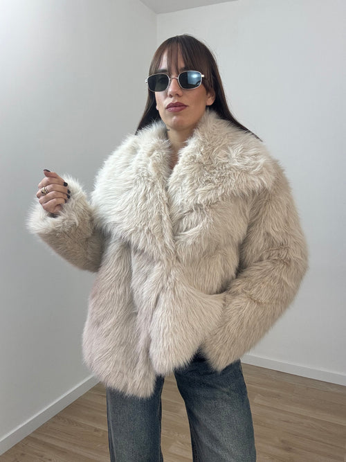 Pelliccia ecofur con bottoni