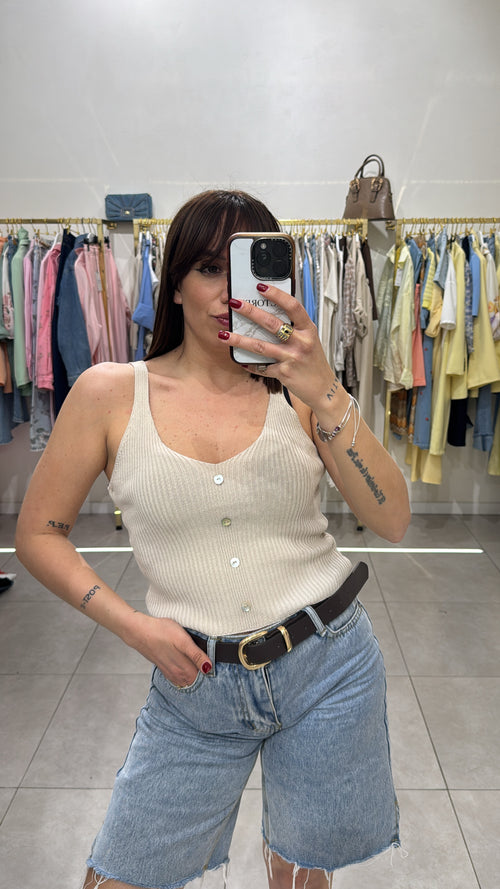 Top con bottoni