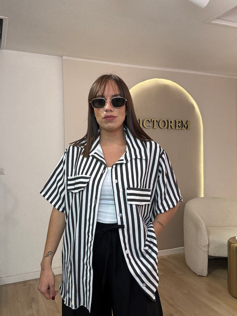 Camicia riga larga mezza manica