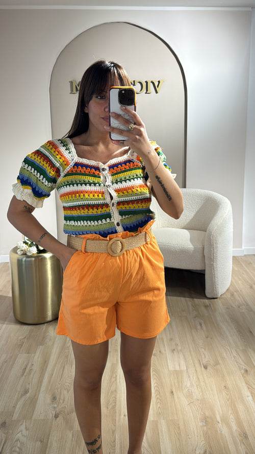 Shorts con cinta in paglia