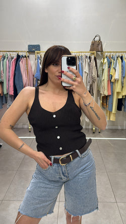 Top con bottoni