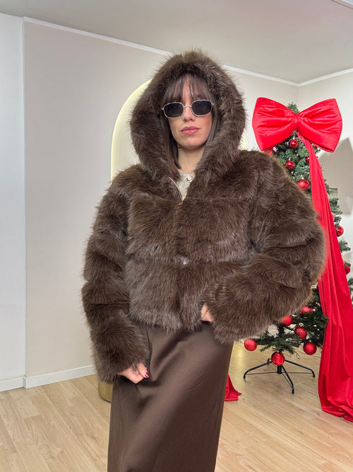 Pelliccia con cappuccio