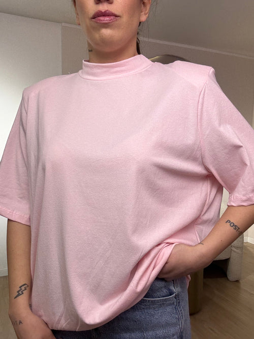 T-shirt over con spallina mezzo collo