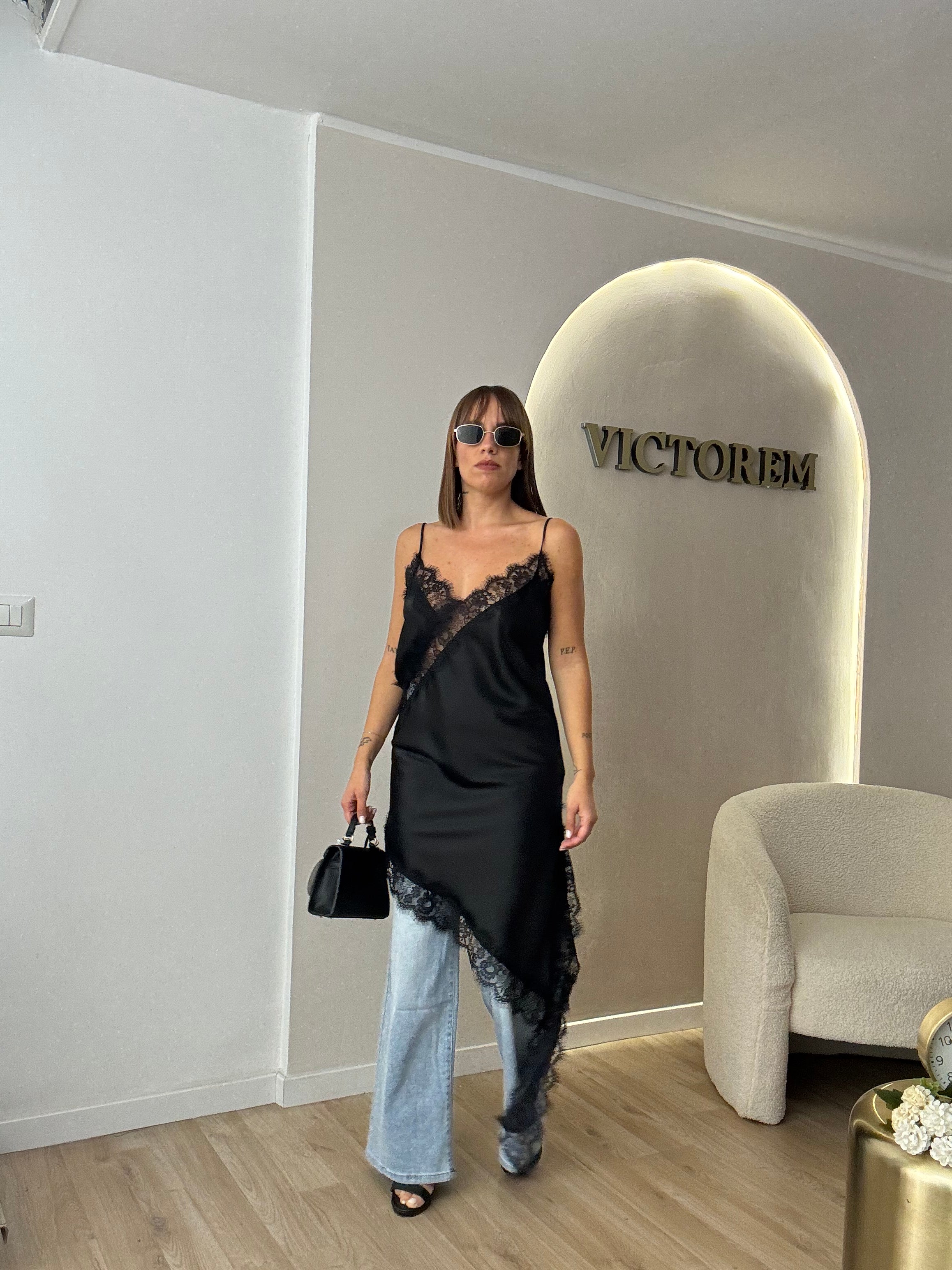 Vestito in semi pizzo “ j’adore “