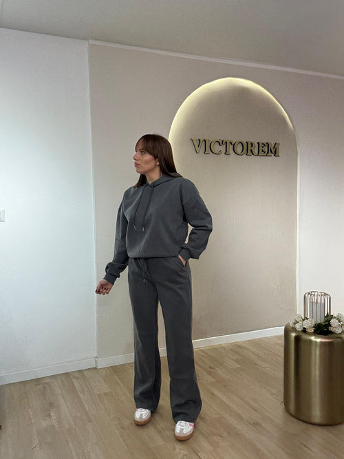 Tuta con cappuccio LOW COST